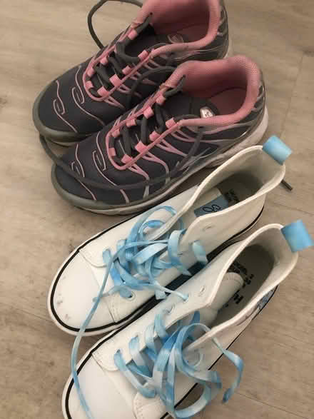 Photo of free Girls trainers (N1) #1