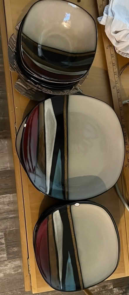 Photo of free Plates and dishes (South East, near Kirkland.) #2