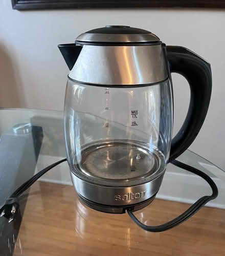 Photo of free Electric kettle (maybe defective?) (Davisville) #1