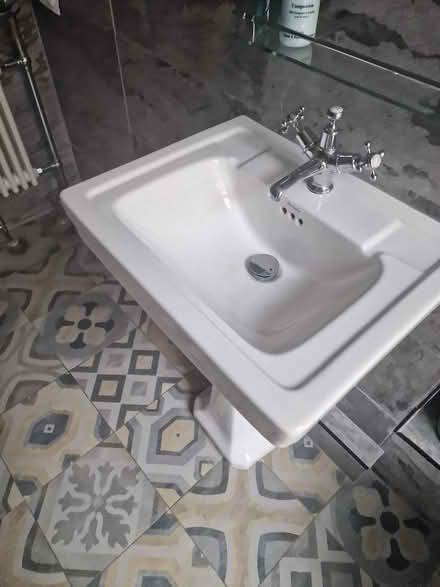 Photo of free sink plus taps (Harrogate HG1) #2