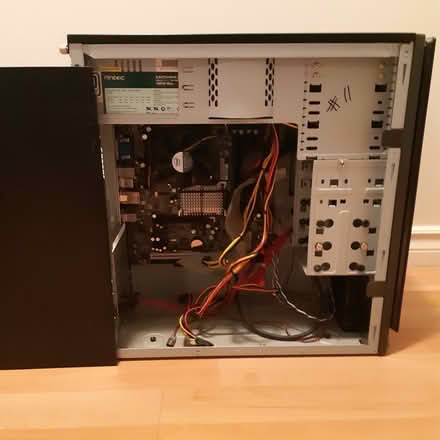 Photo of free Desktop computer (Knoxdale area) #2