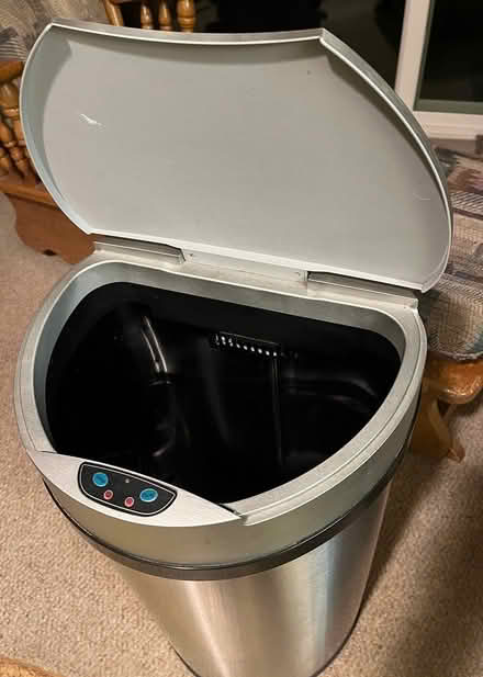Photo of free Motion activated trash can (San Rafael, Glenwood) #2