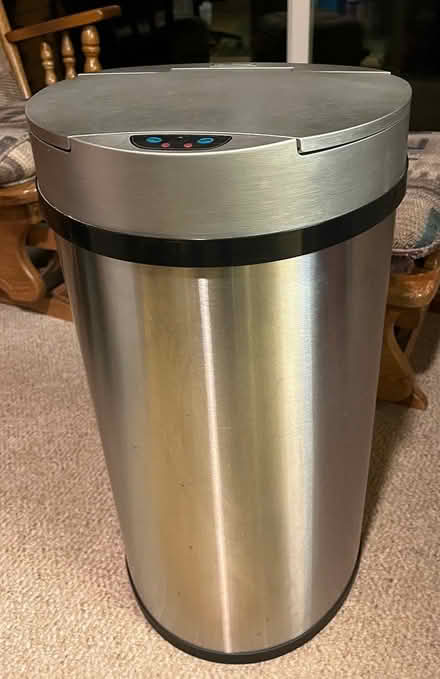 Photo of free Motion activated trash can (San Rafael, Glenwood) #1