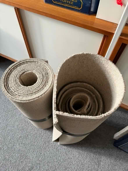 Photo of free Off cuts of beige carpet (B17 0) #3