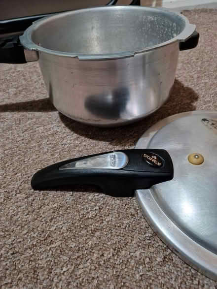 Photo of free Pressure pan (Luton, Stopsley) #3