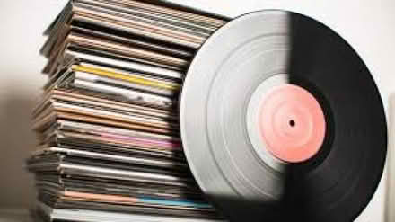Photo of Vinyl records and storage box (ME11) #2