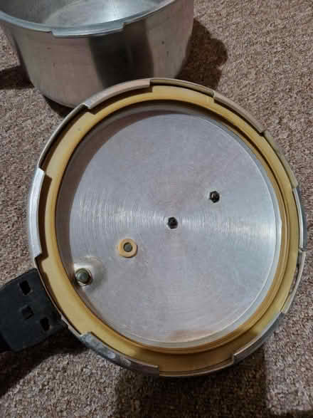 Photo of free Pressure pan (Luton, Stopsley) #4