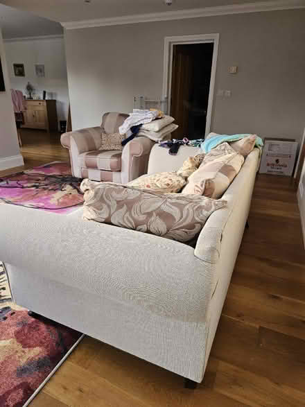 Photo of free Sofa suite (CR8) #1