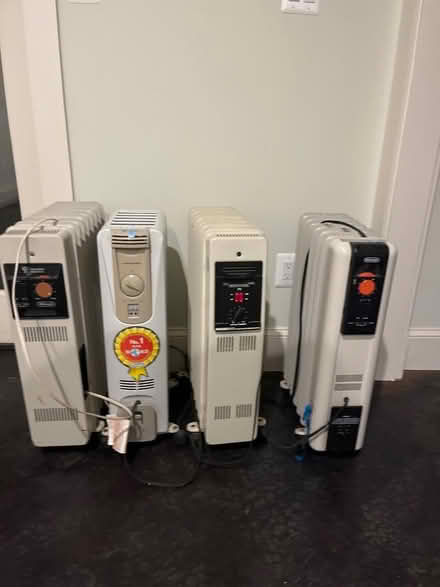 Photo of free 4 space heaters (Chesterbrook Rd and Albemarle) #1