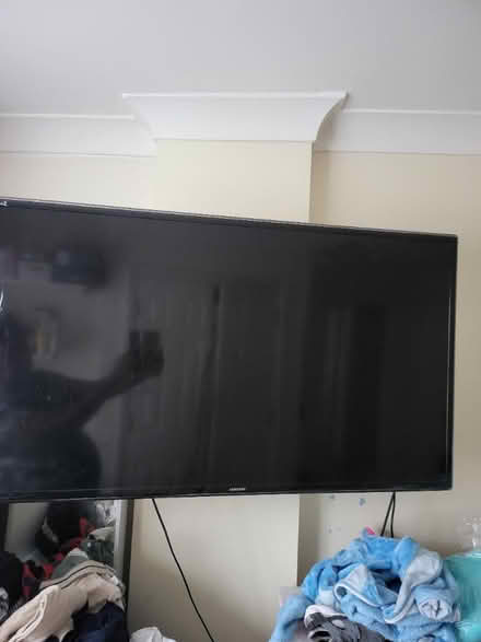 Photo of free 42 inch smart TV for scrap or repai (South Croydon CR2) #1