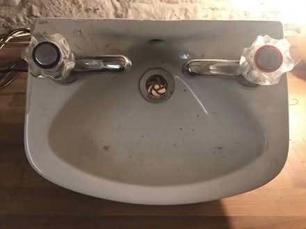 Photo of free Small wash basin (Presteigne LD8) #1