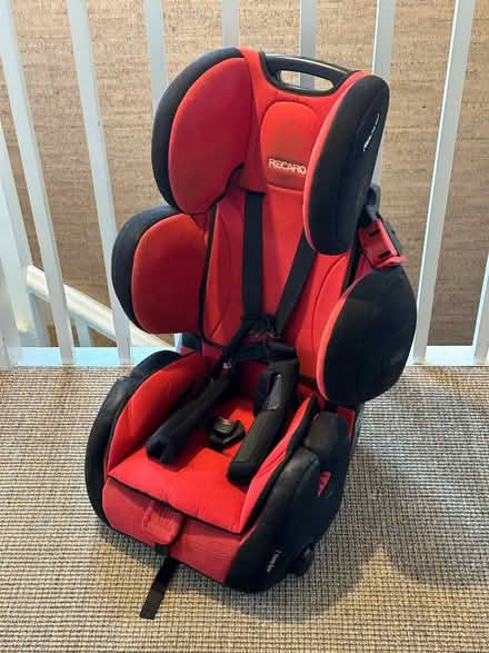 Photo of free Car Seat for child 9 - 18kg (Tadworth (near Epsom Downs)) #1