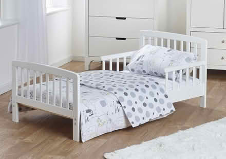 Photo of Toddler bed (SE5 camberwell) #1