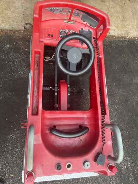 Photo of free Kids pedal fire truck (19809) #2