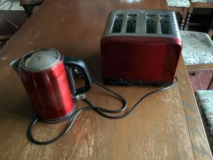 Photo of free Red kettle and 4 slice toaster (Dysart KY1) #3