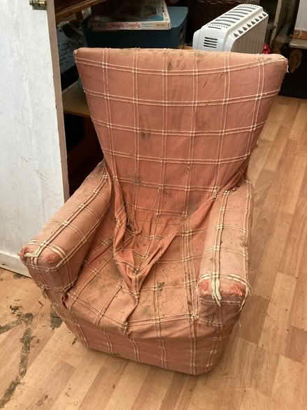 Photo of free Vintage Child’s Arm chair (Oxlinch GL10) #4