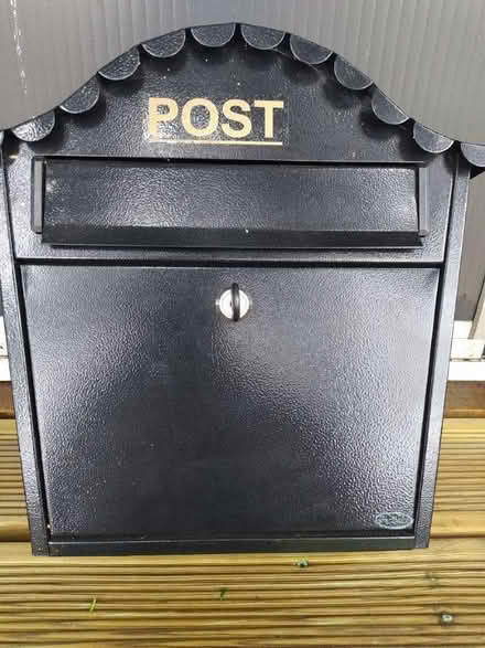 Photo of free Metal postbox (Henley-on-Thames RG9) #2
