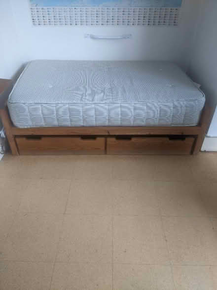 Photo of free Divan with storage (Barnsbury N1) #1