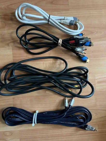 Photo of free HDMI and other audiovisual cables (Whipton EX1) #1
