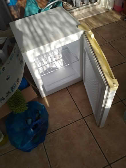 Photo of free Counter top freezer (Speke L24) #2