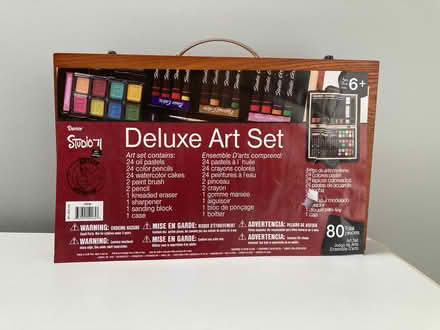 Photo of free Artist Set (South/North Attleboro line) #1