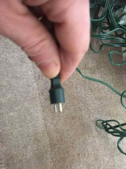 Photo of free Outdoor lights - plug missing (Blackford EH9) #3