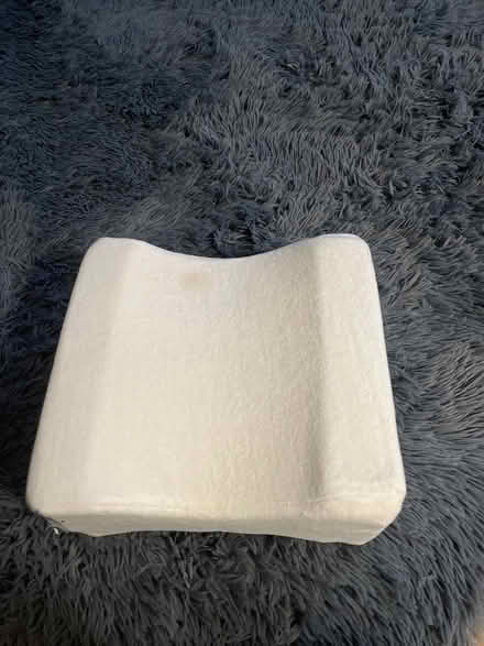 Photo of free Knee pillow (Weston, crewe) #2