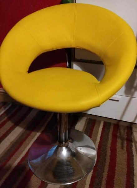 Photo of free Yellow swivel chair (GU12) #1