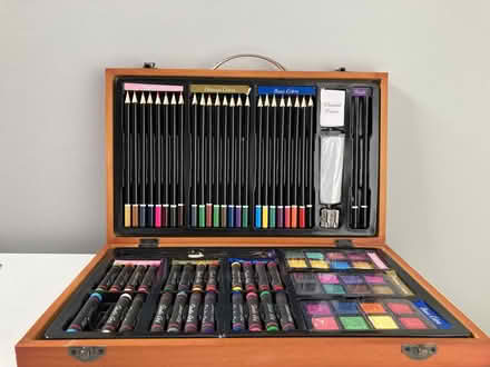 Photo of free Artist Set (South/North Attleboro line) #2