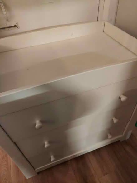 Photo of free Change unit with draws (New addington) #2