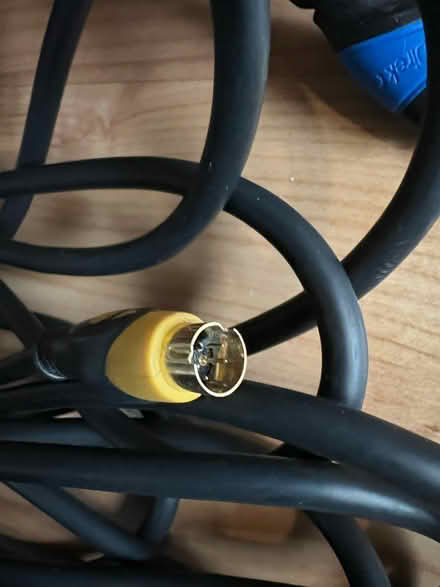 Photo of free HDMI and other audiovisual cables (Whipton EX1) #4