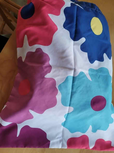 Photo of free 2 twin duvet covers and shams (kiz 7p3) #1