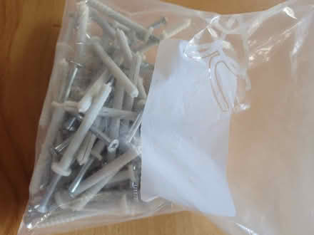 Photo of free concrete floor anchors (kiz 7p3) #1
