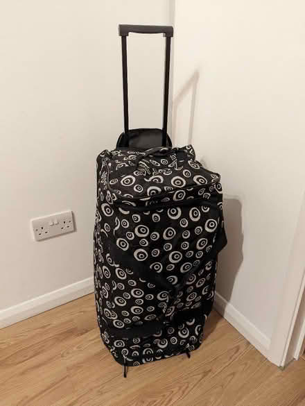 Photo of free Wheeled Holdall with extendable handle (Kennington OX1) #1