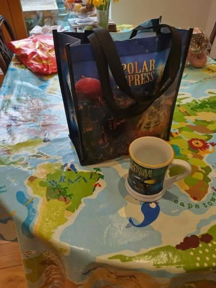Photo of free 3 Polar express mugs and bag (Allerton L15) #1