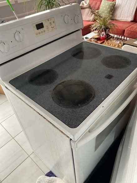 Photo of free 30” wide Whirlpool oven / range (Near King St metro in Old Town) #2