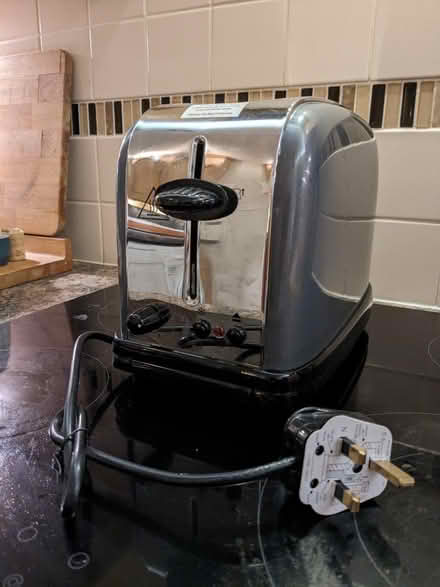 Photo of free Toaster - 2 slice (Hook RG27) #4