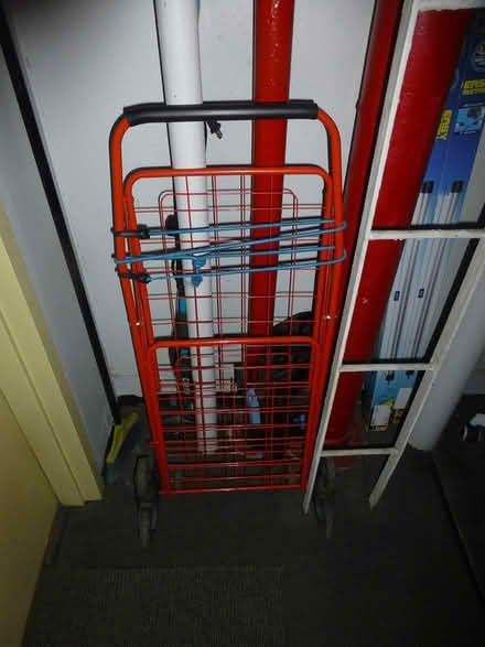 Photo of free Stylish Sophisticated Shoppng Cart (Hell's Kitchen) #2