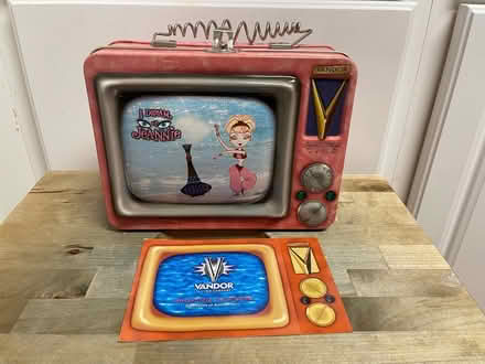 Photo of free I Dream of Jeannie -TV lunchbox tin (Piney Orchard) #1