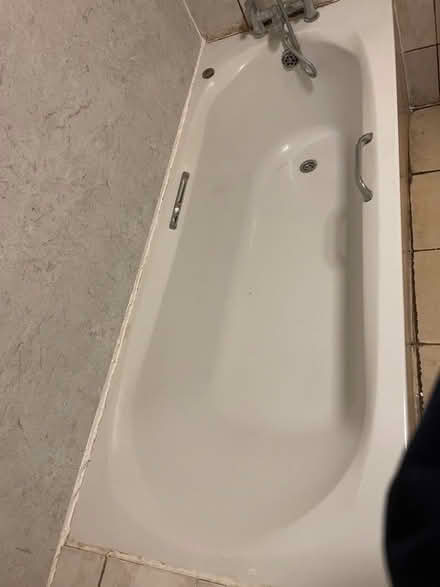 Photo of free Full bathroom suite (Panshanger AL7) #3