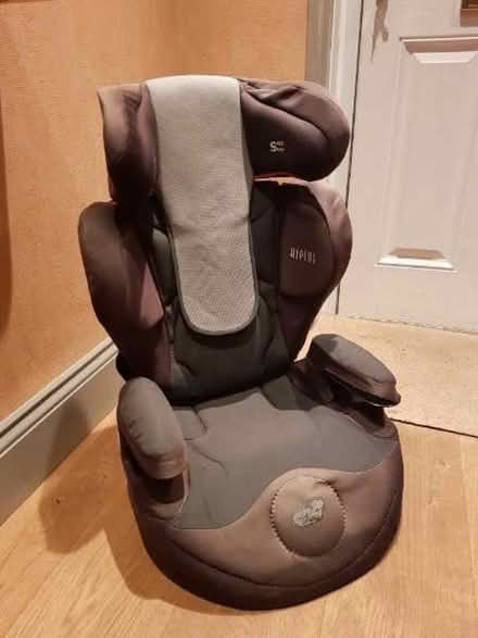 Photo of free Bebe Confort Hipsos car seat (Cowick Ward EX2) #1
