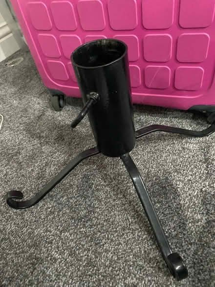 Photo of free Christmas tree holder (WD18) #1