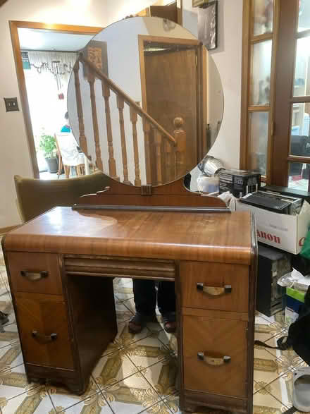 Photo of free Vintage vanity dresser (Etobicoke North) #1