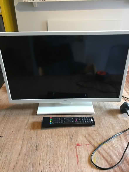 Photo of free Small flatscreen TV (Kilburn NW6) #1