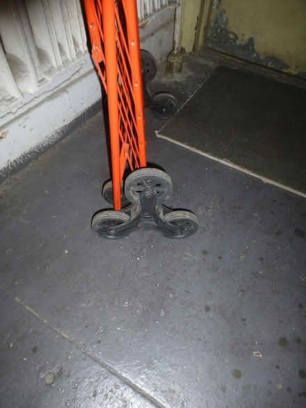 Photo of free Stylish Sophisticated Shoppng Cart (Hell's Kitchen) #1