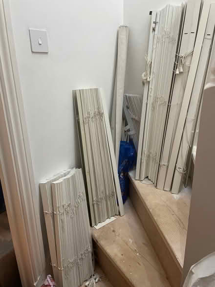 Photo of free Various white Venetian slat blinds (Tooting, SW17 9) #1