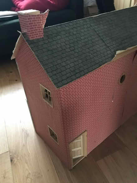 Photo of free Dolls’ house (Trumpington Ward CB2) #3