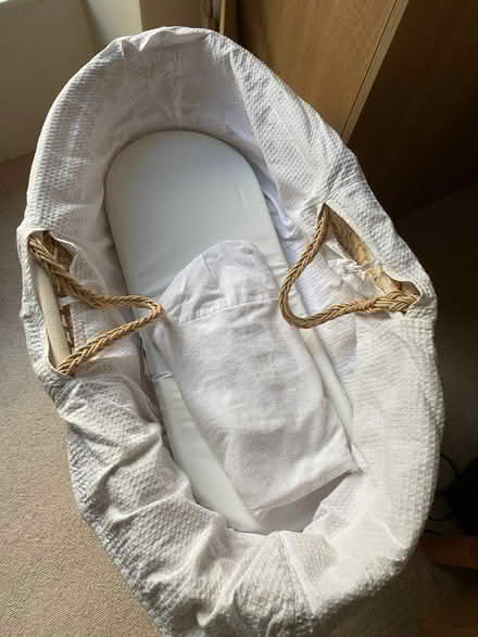 Photo of free Moses basket with rocking base (Helton CA10) #1