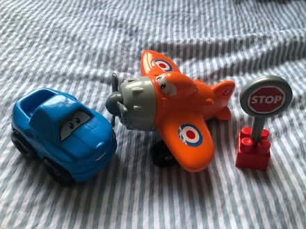 Photo of free Vehicle set (Chessington KT9) #1