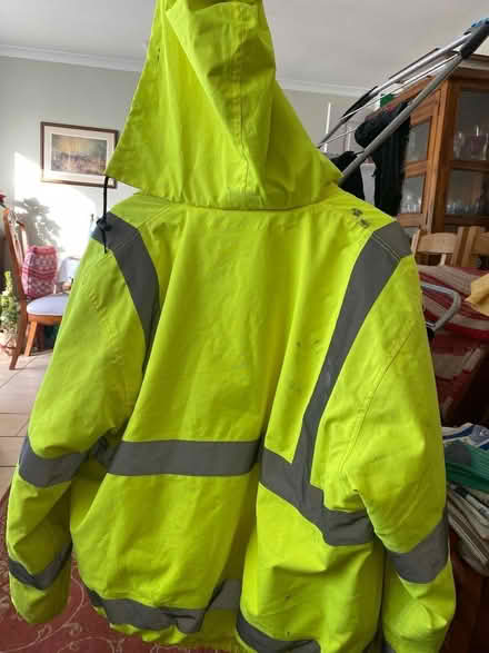 Photo of free High Visibility jacket XL (Cuxton ME2) #1